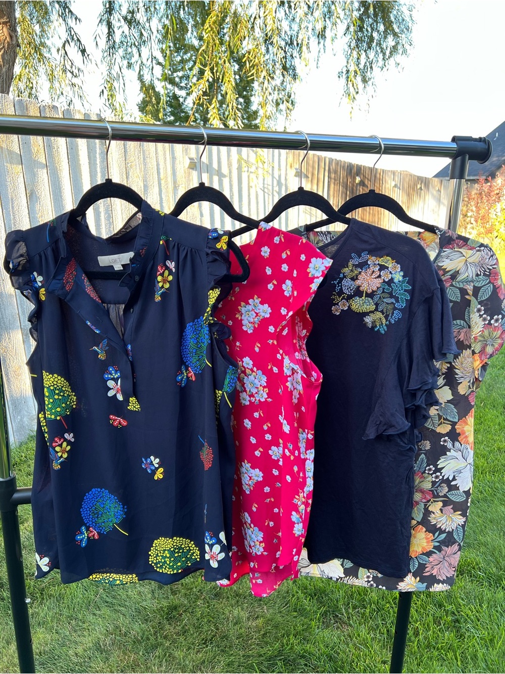4 Loft/ Loft Outlet Tops- Medium